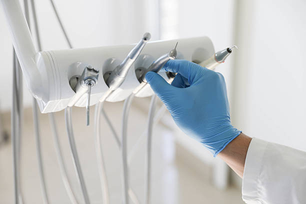 Professional Tooth Extraction technician working in Hewlett Harbor, NY